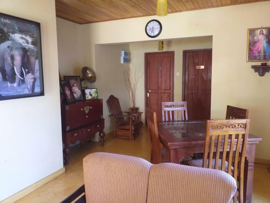 Hill View Bungalow Bed & Breakfast Nuwara Eliya Exterior photo